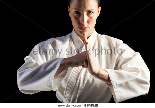 Female-fighter-performing-hand-salute-g1wpme.jpg